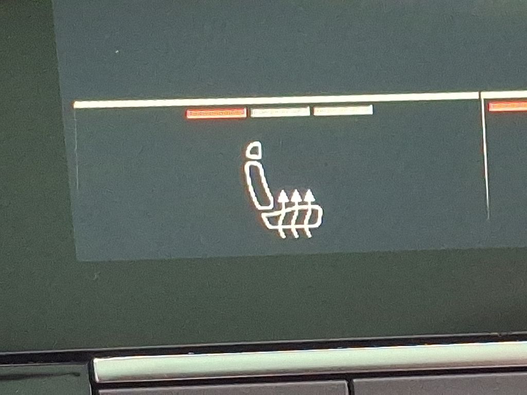 Thumbnail: 2021 Audi e-tron GT - 24