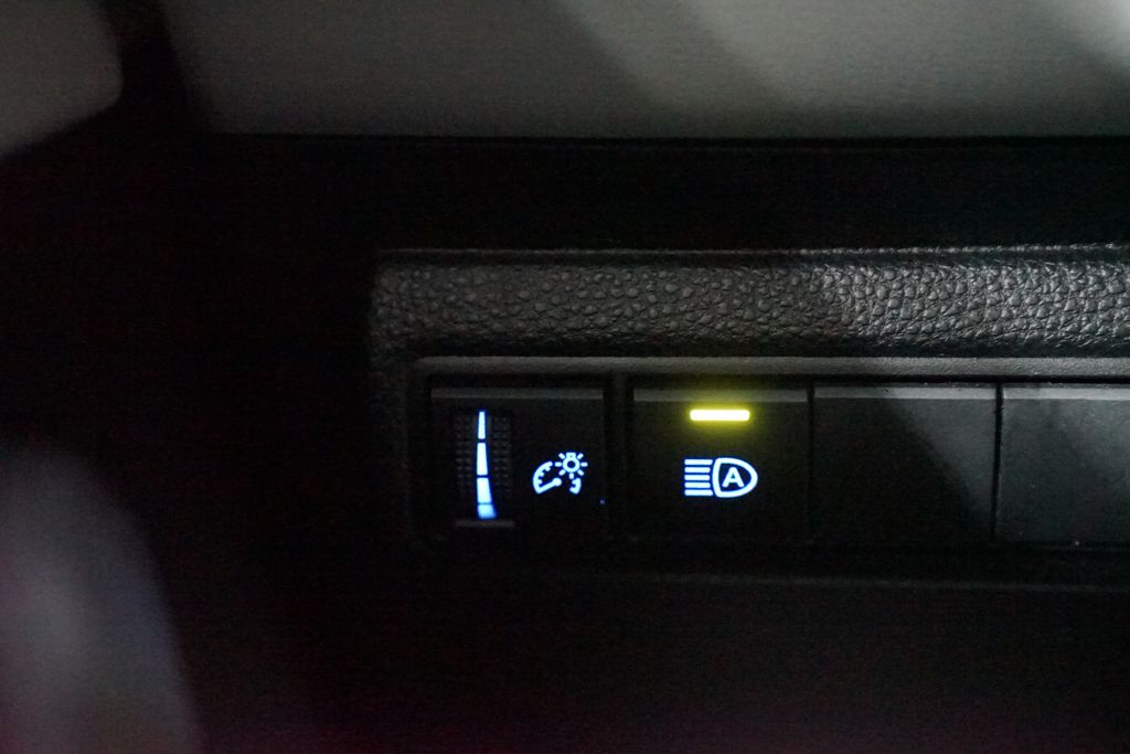 Thumbnail: 2022 Toyota Corolla - 21