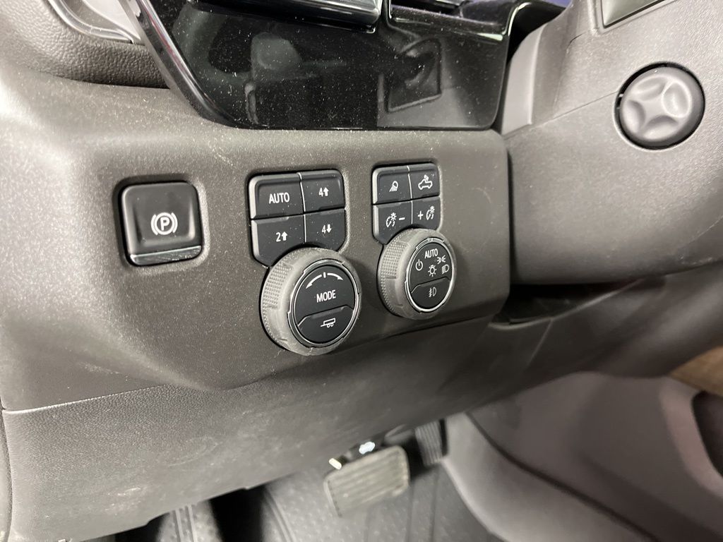 2025 Chevrolet Silverado 1500 High Country 27