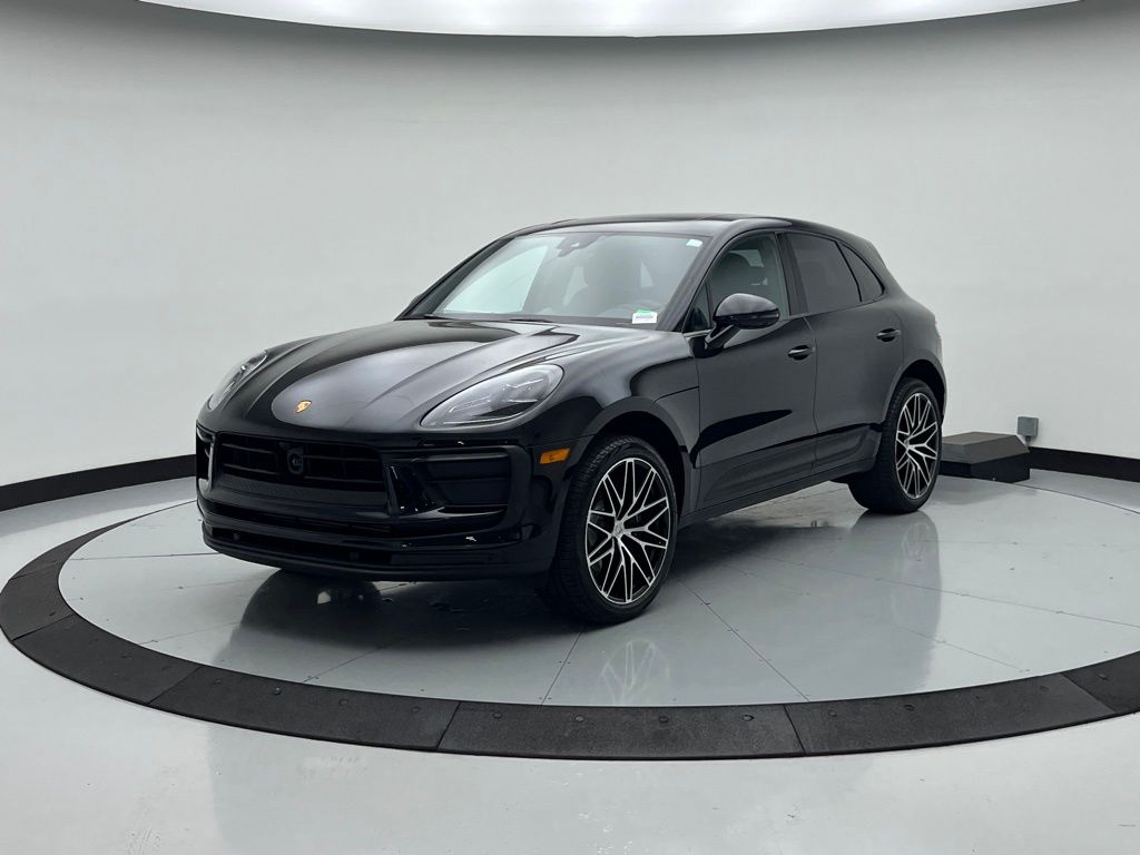 Thumbnail: 2025 Porsche Macan - 1