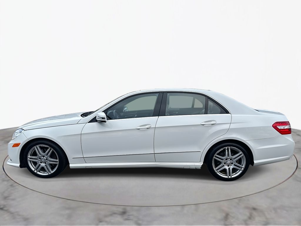 Thumbnail: 2010 Mercedes-Benz E-Class - 12