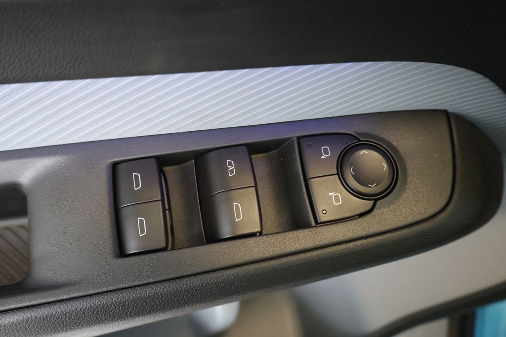 Thumbnail: 2027 Chevrolet Bolt EV - 15