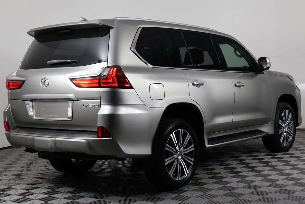 Thumbnail: 2016 Lexus LX - 4
