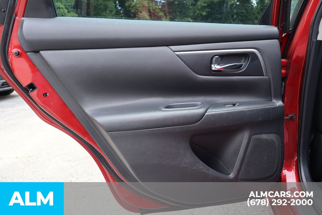 Used 2015 Red Nissan 2.5 SV image 19