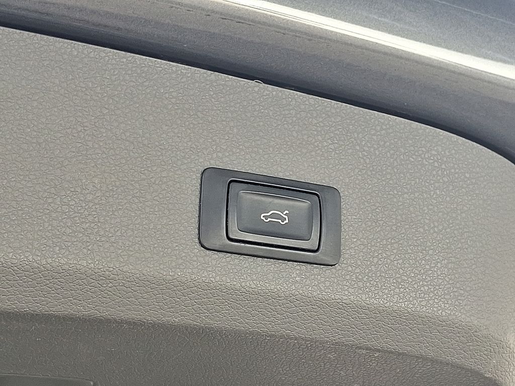 Thumbnail: 2015 Audi Q7 - 30