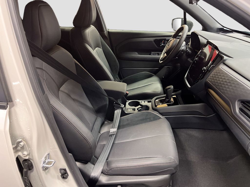 Used 2025 Crystal White Pearl Subaru Touring image 30