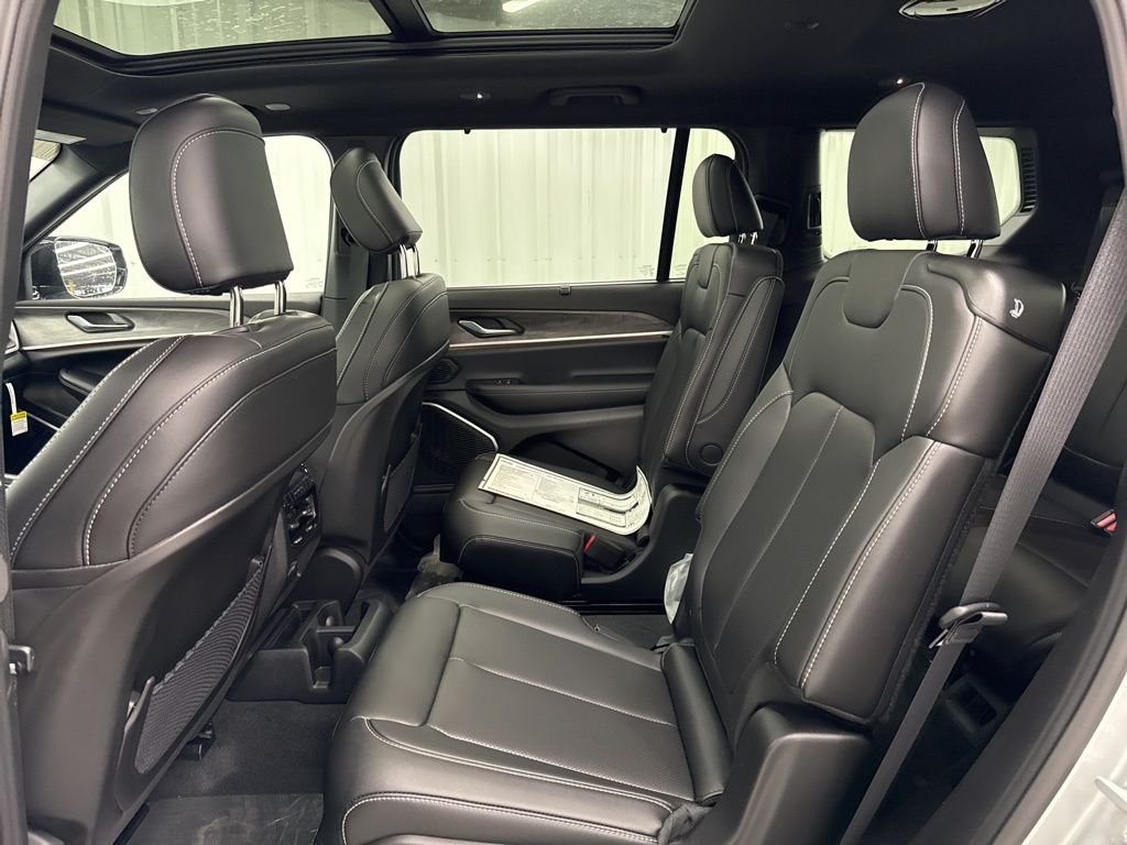 2025 Jeep Grand Cherokee L Limited - 10