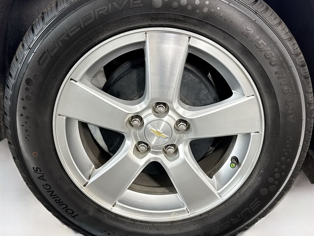 Thumbnail: 2012 Chevrolet Cruze - 32