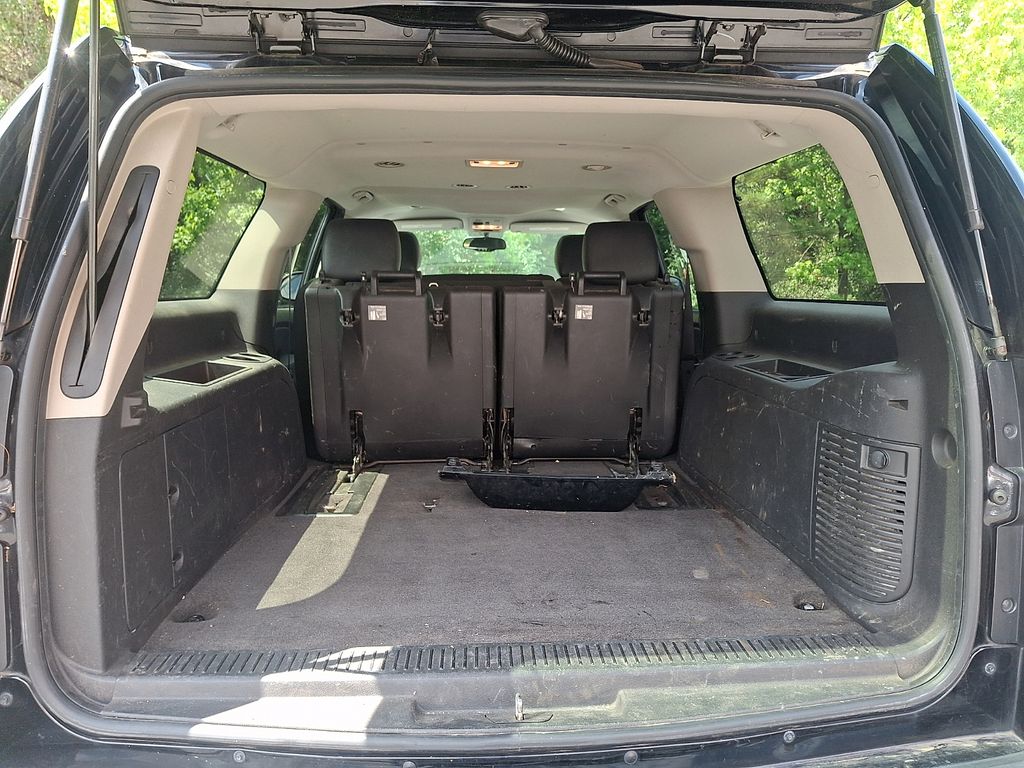 Thumbnail: 2012 Chevrolet Suburban - 28
