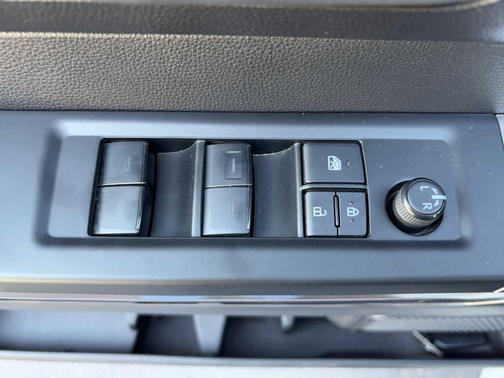 Thumbnail: 2022 Toyota Tundra - 27