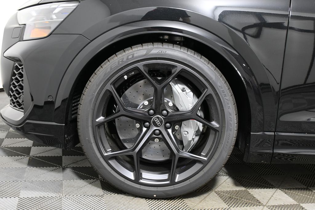 2025 Audi RS Q8 4.0T 11