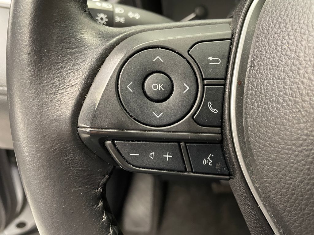 2023 Toyota Corolla Cross LE 21