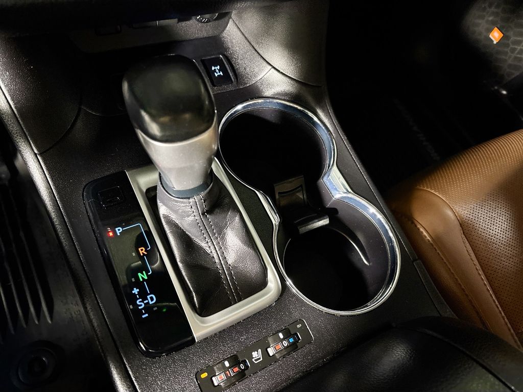 2019 Toyota Highlander Limited Platinum