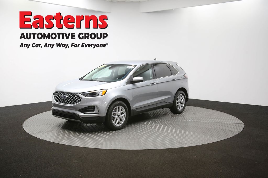 Used 2024 Silver Ford SEL image 53