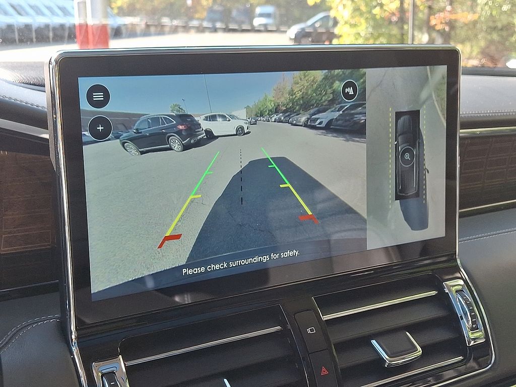 Thumbnail: 2022 Lincoln Navigator - 18