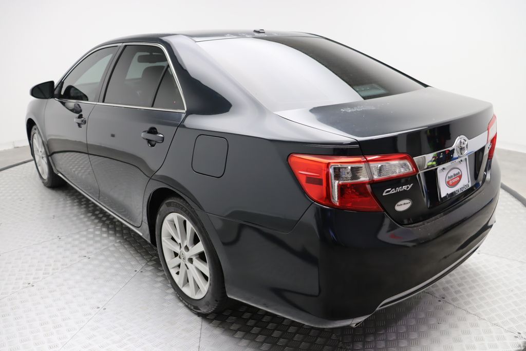 2014 Toyota Camry XLE 11