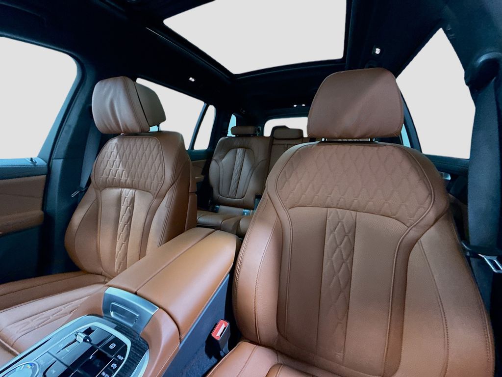Thumbnail: 2027 BMW X7 - 5