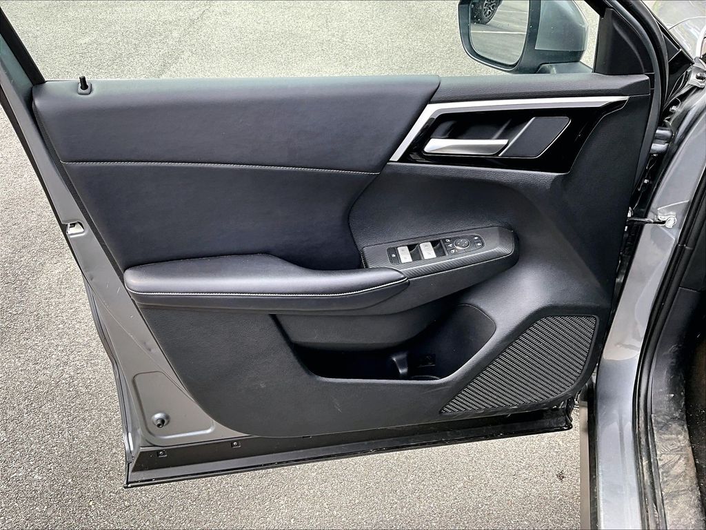 2024 Mitsubishi Outlander — photo 9