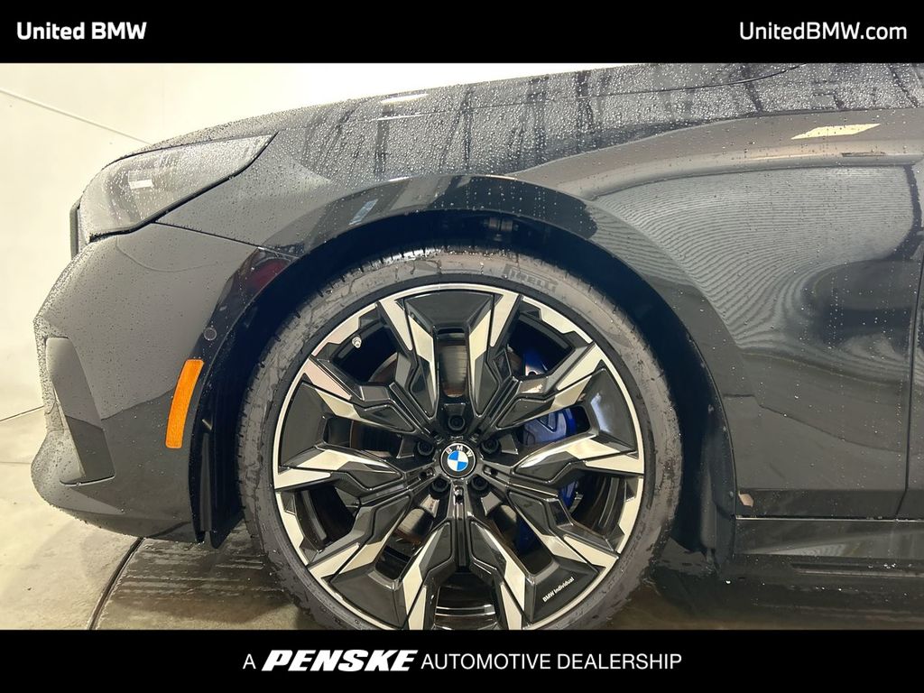 Thumbnail: 2025 BMW i5 - 10