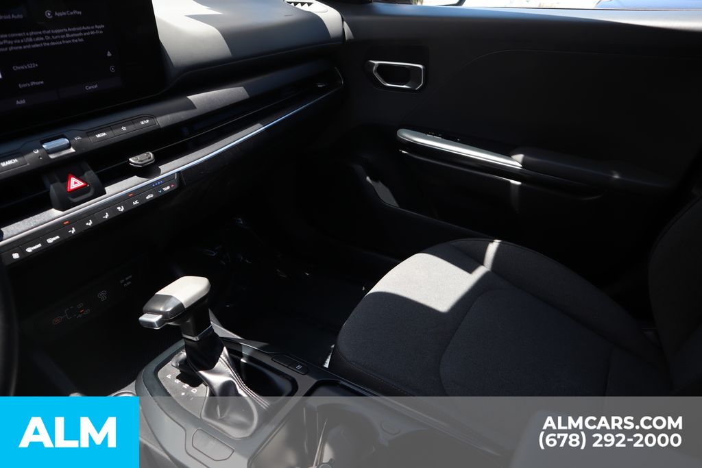 Used 2025 Black Kia LXS image 35