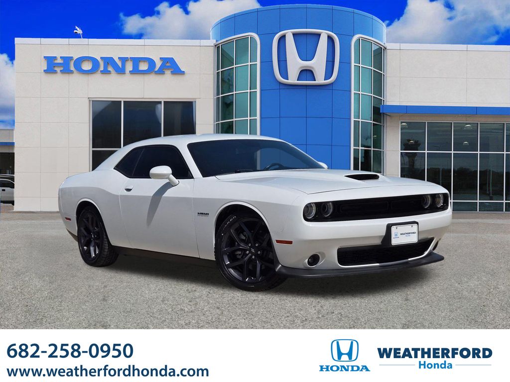 White Knuckle Clearcoat 2022 Dodge Challenger Coupe Rear-Wheel Drive 8-Speed Automatic