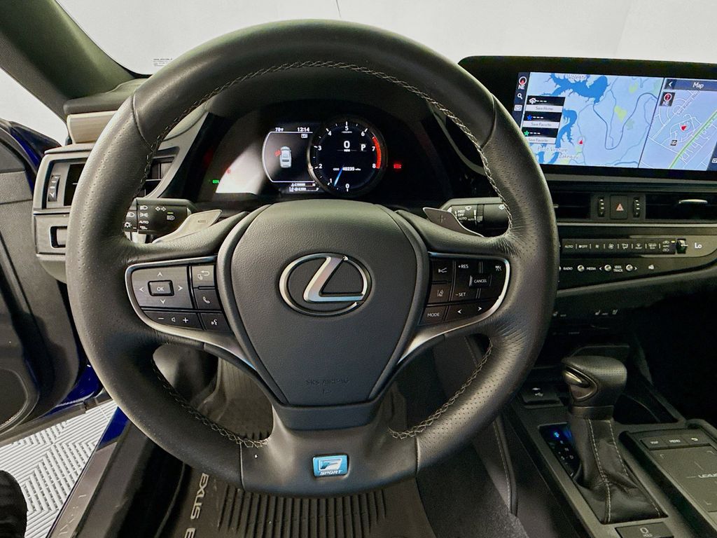Thumbnail: 2022 Lexus ES - 11