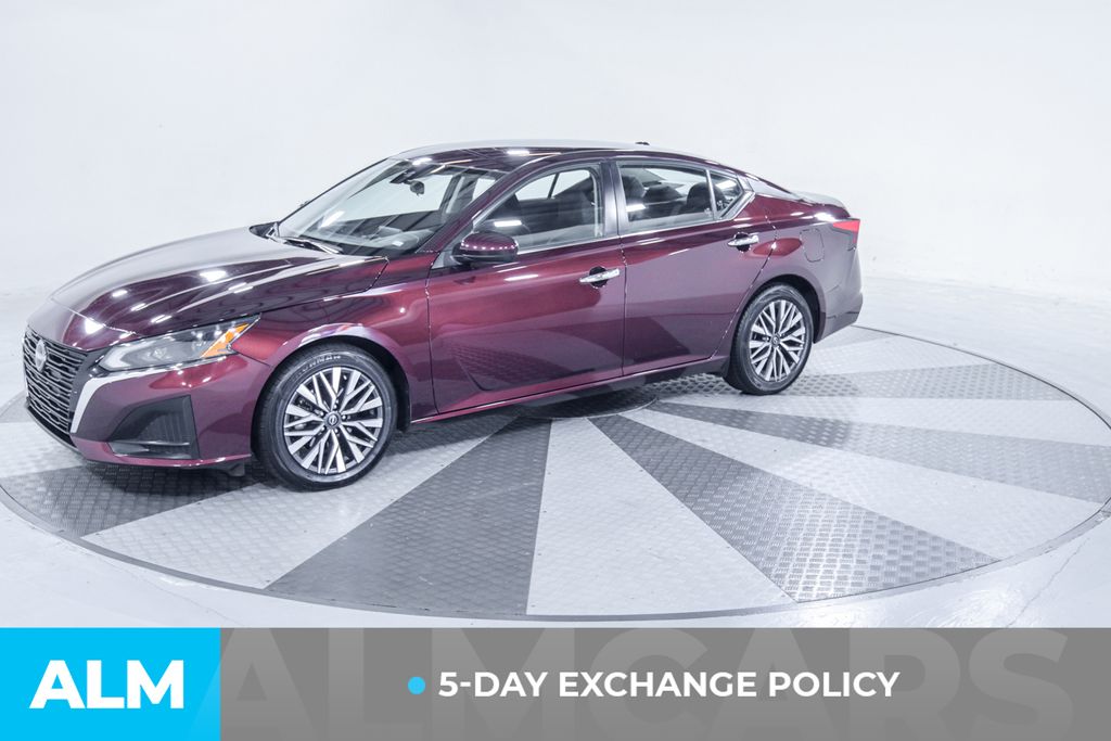 2023 Nissan Altima 2.5 SV photo 3