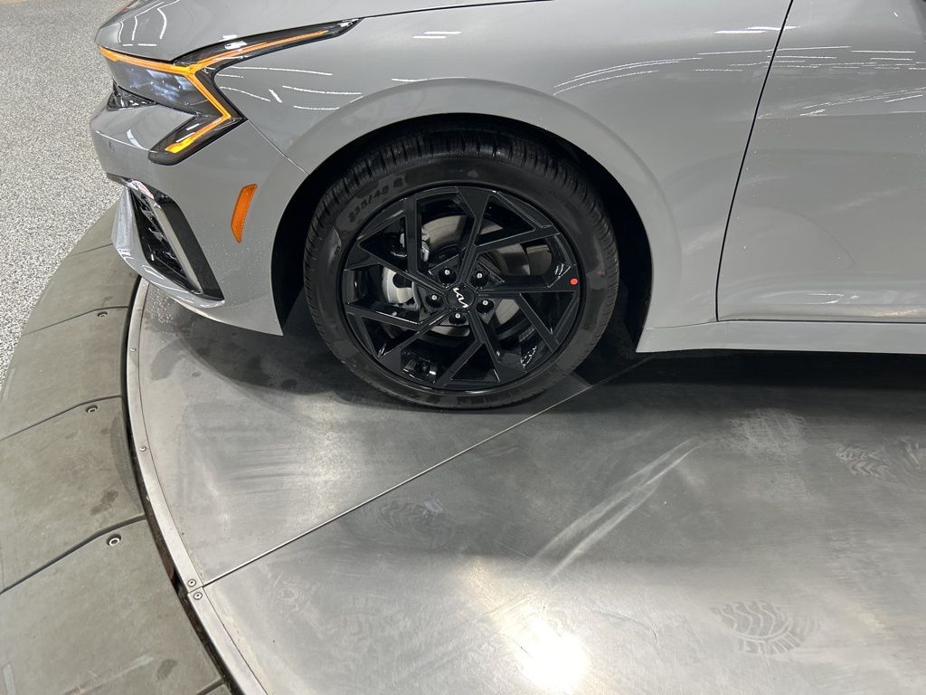 new 2026 Kia K5 car, priced at $33,070