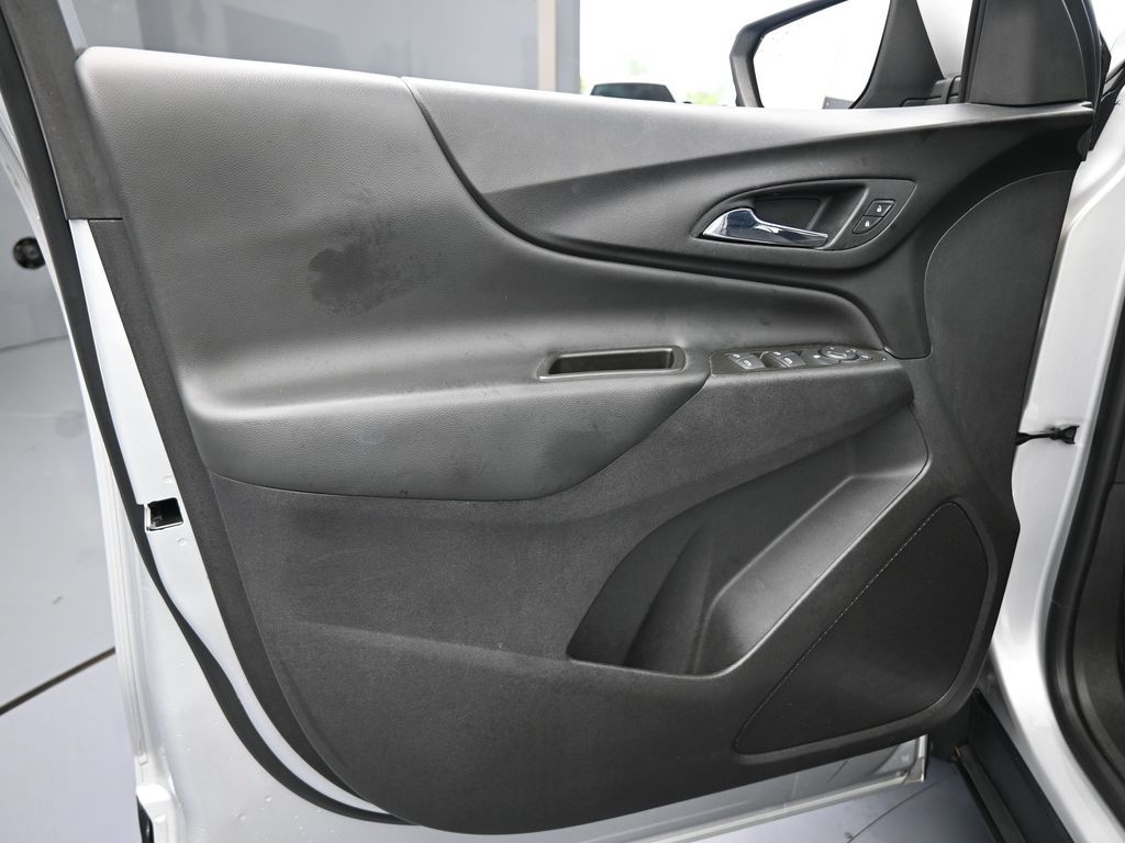 Used 2021 Silver Ice Metallic Chevrolet LT image 16