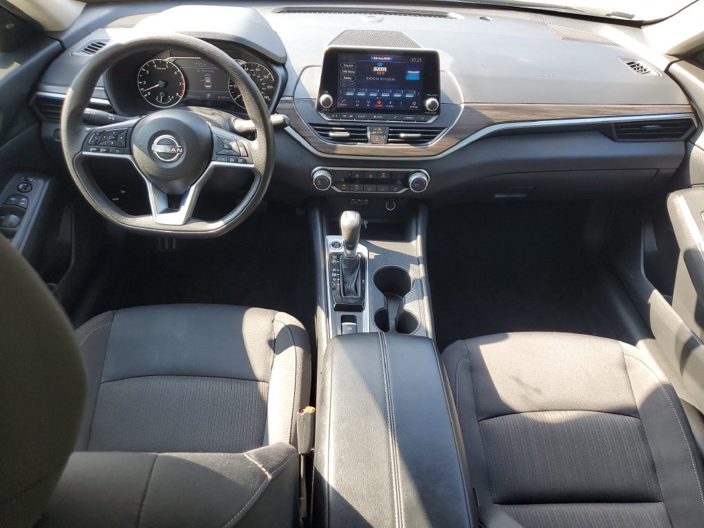 Used 2025 Nissan Altima Sedan