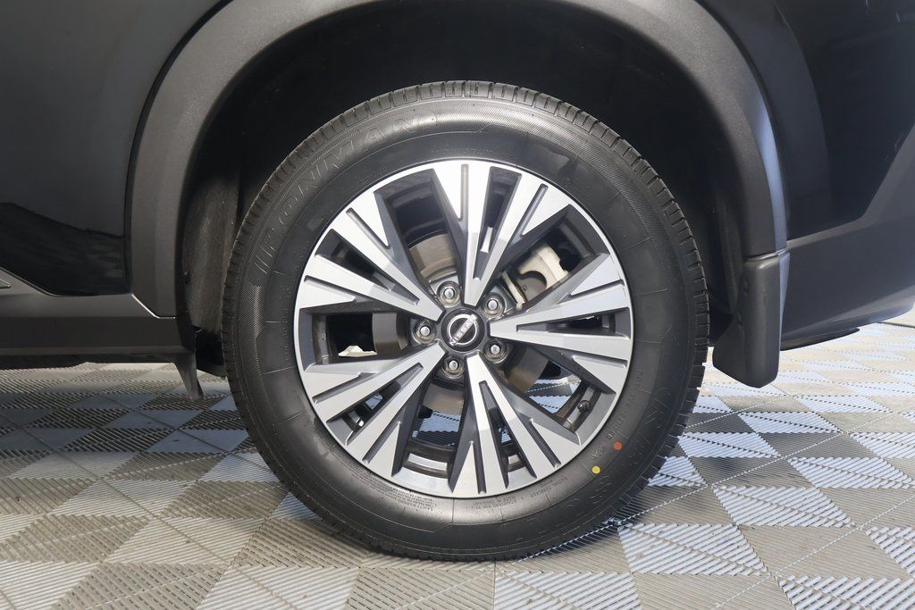 2022 Nissan Rogue SV 16