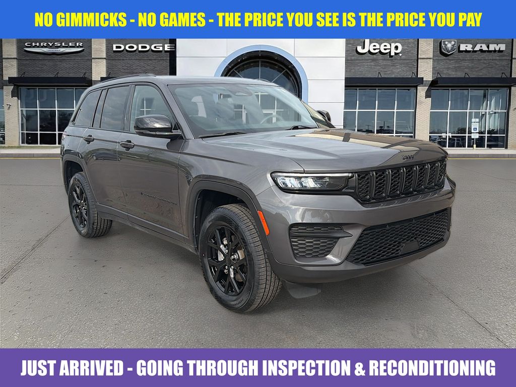 Baltic Gray Metallic Clearcoat 2024 Jeep Grand Cherokee Altitude RWD SUV / Crossover 4X2 8-Speed Automatic