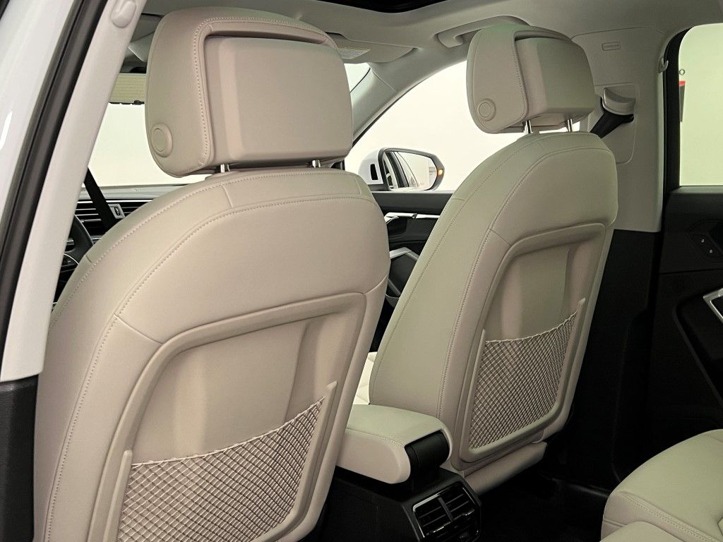 Thumbnail: 2025 Audi Q3 - 25