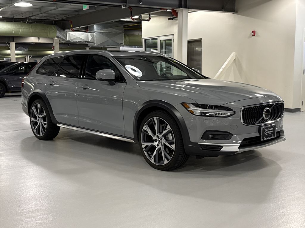 2024 Volvo V90 Cross Country B6 Ultimate AWD