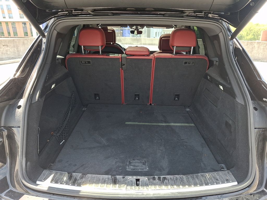 Thumbnail: 2022 Porsche Cayenne - 32