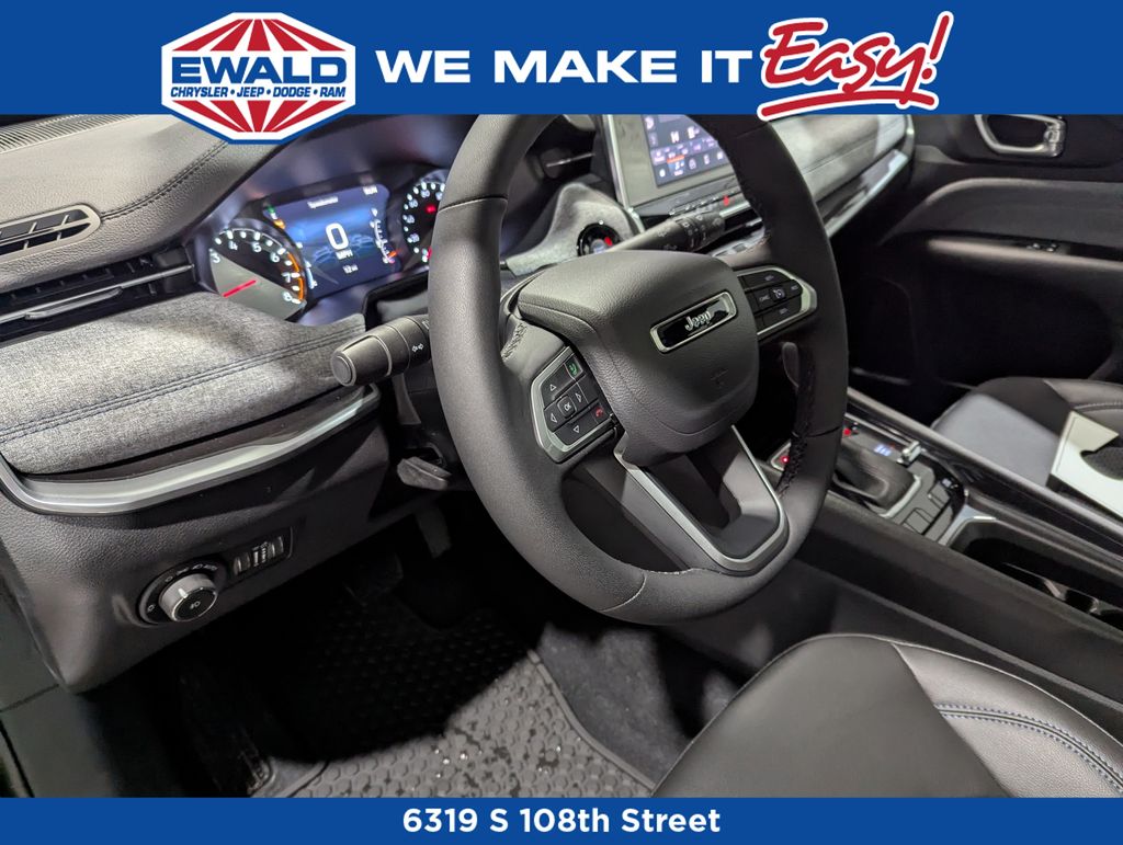 2025 Jeep Compass Latitude photo