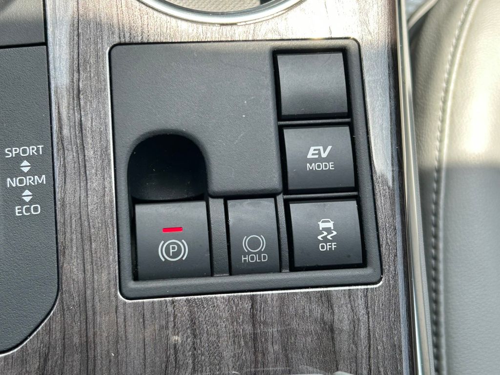 Used 2023 Toyota Highlander Hybrid SUV