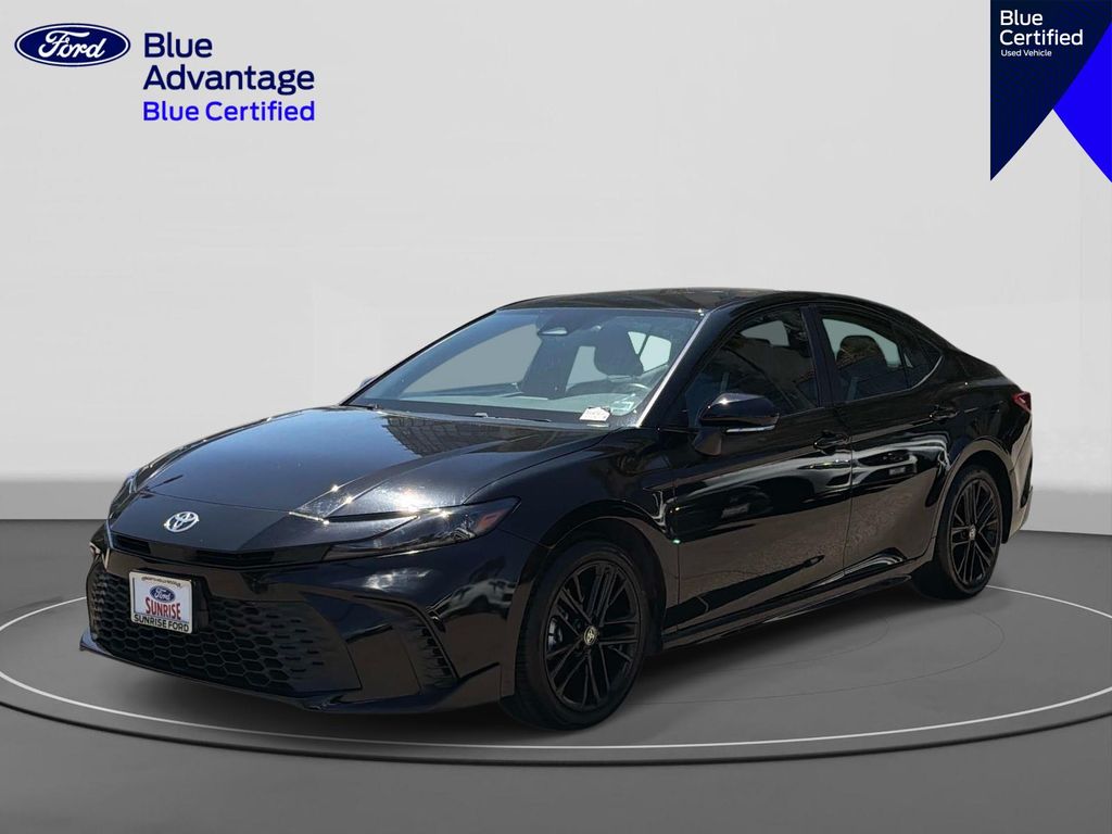 2025 Toyota Camry SE FWD