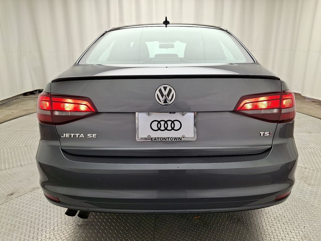 Thumbnail: 2018 Volkswagen Jetta - 5