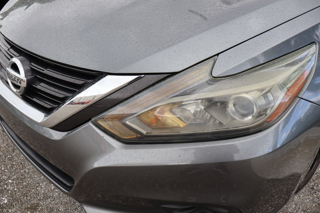 Thumbnail: 2018 Nissan Altima - 3