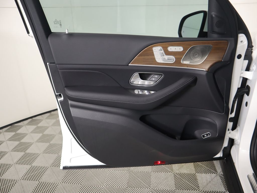 Thumbnail: 2026 Mercedes-Benz GLS - 26