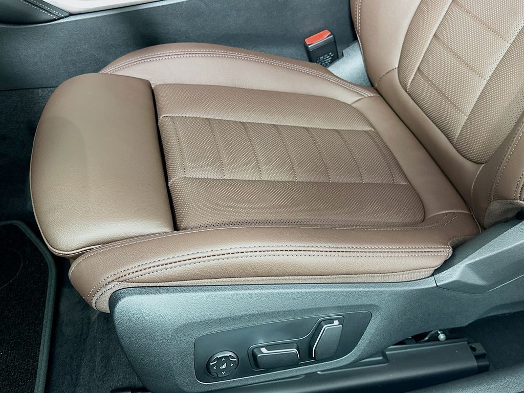 Thumbnail: 2026 BMW 4 Series - 21