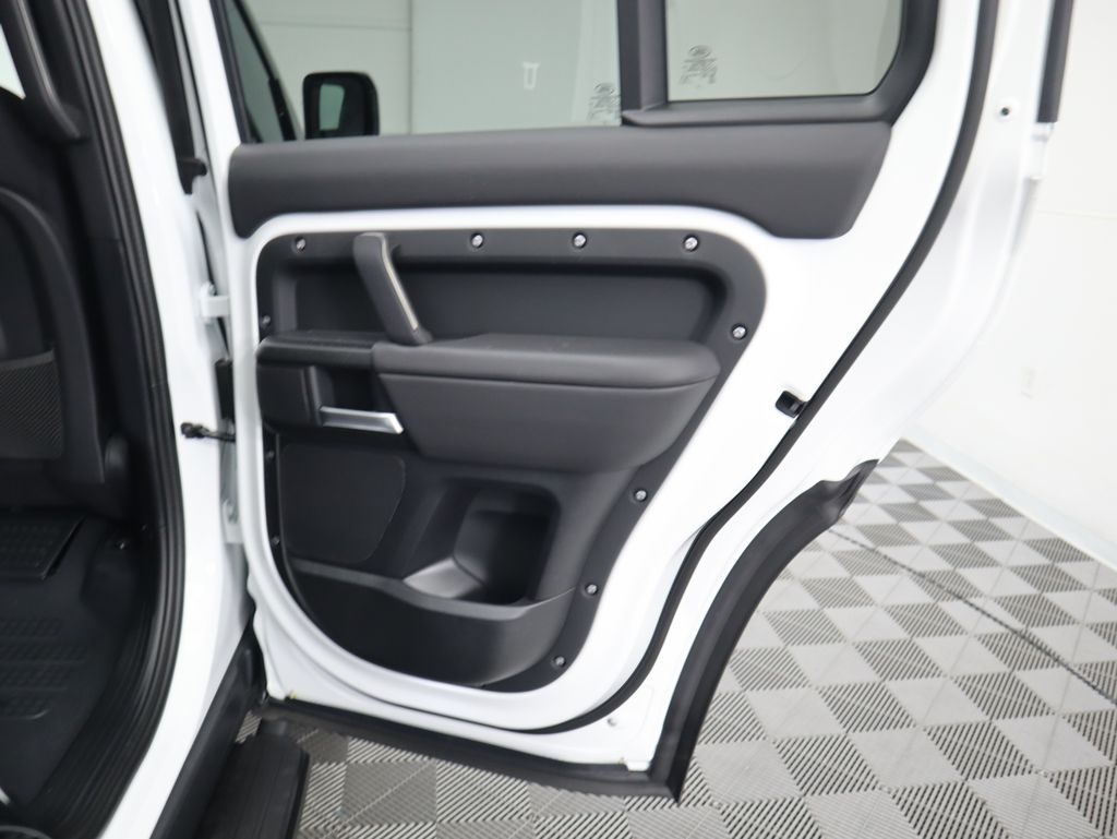 Thumbnail: 2025 Land Rover Defender - 28