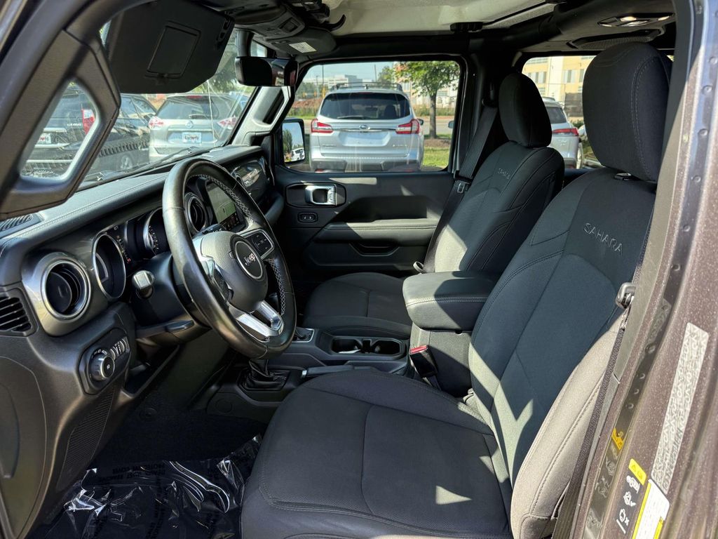 Used 2022 Gray Jeep Unlimited Sahara image 14