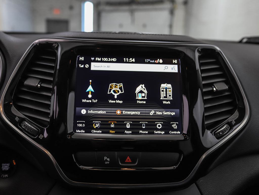 Thumbnail: 2019 Jeep Cherokee - 15