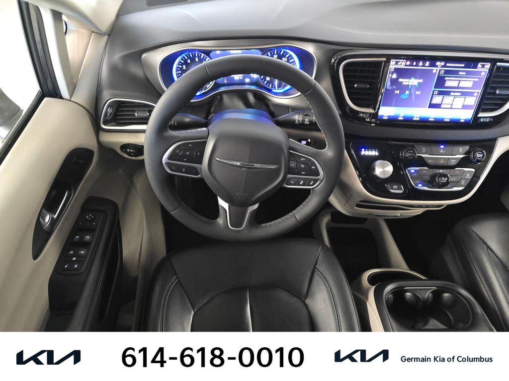 Used 2022 Gray Chrysler Touring L image 16