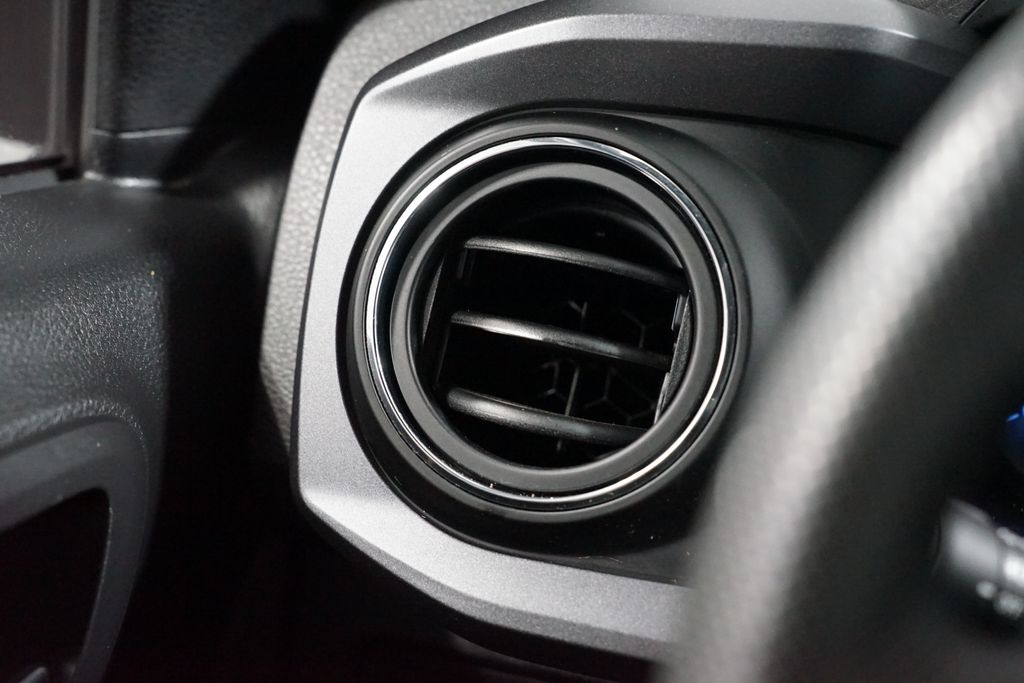 Thumbnail: 2023 Toyota Tacoma - 20