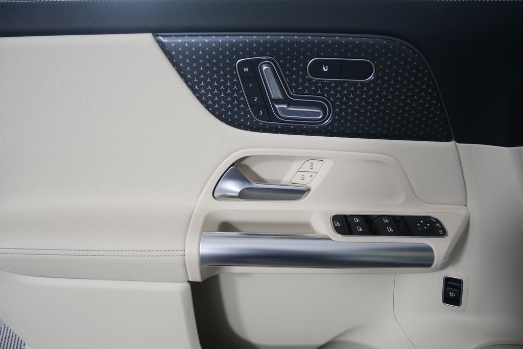 Thumbnail: 2024 Mercedes-Benz GLA - 8