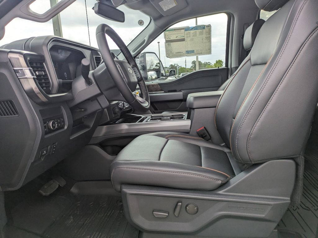 2026 Ford F-350 Super Duty LARIAT