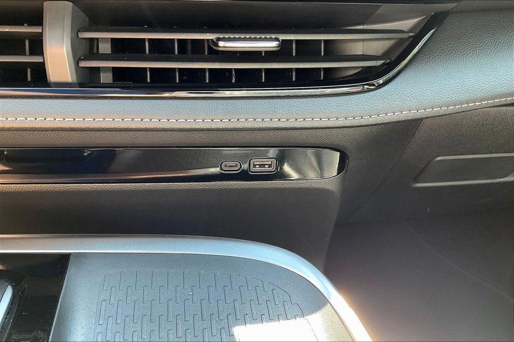 Used 2025 Buick Enclave SUV
